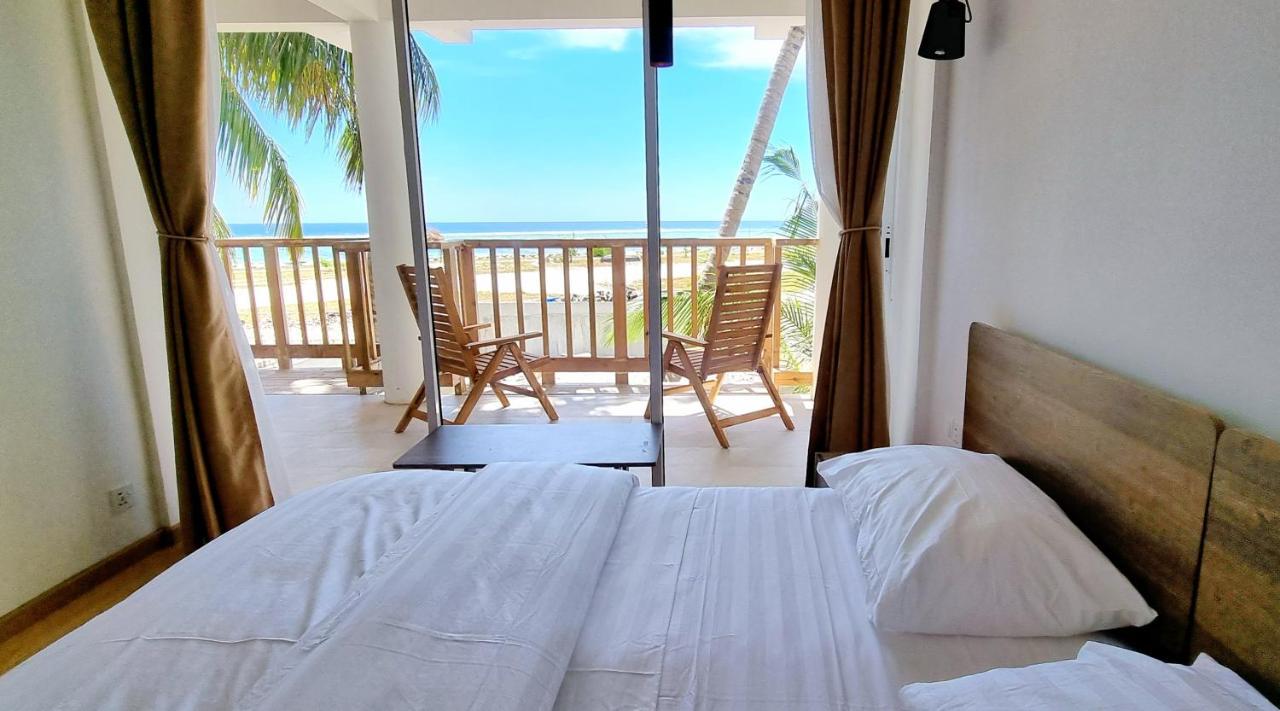 Coral Inn Thulusdhoo ภายนอก รูปภาพ