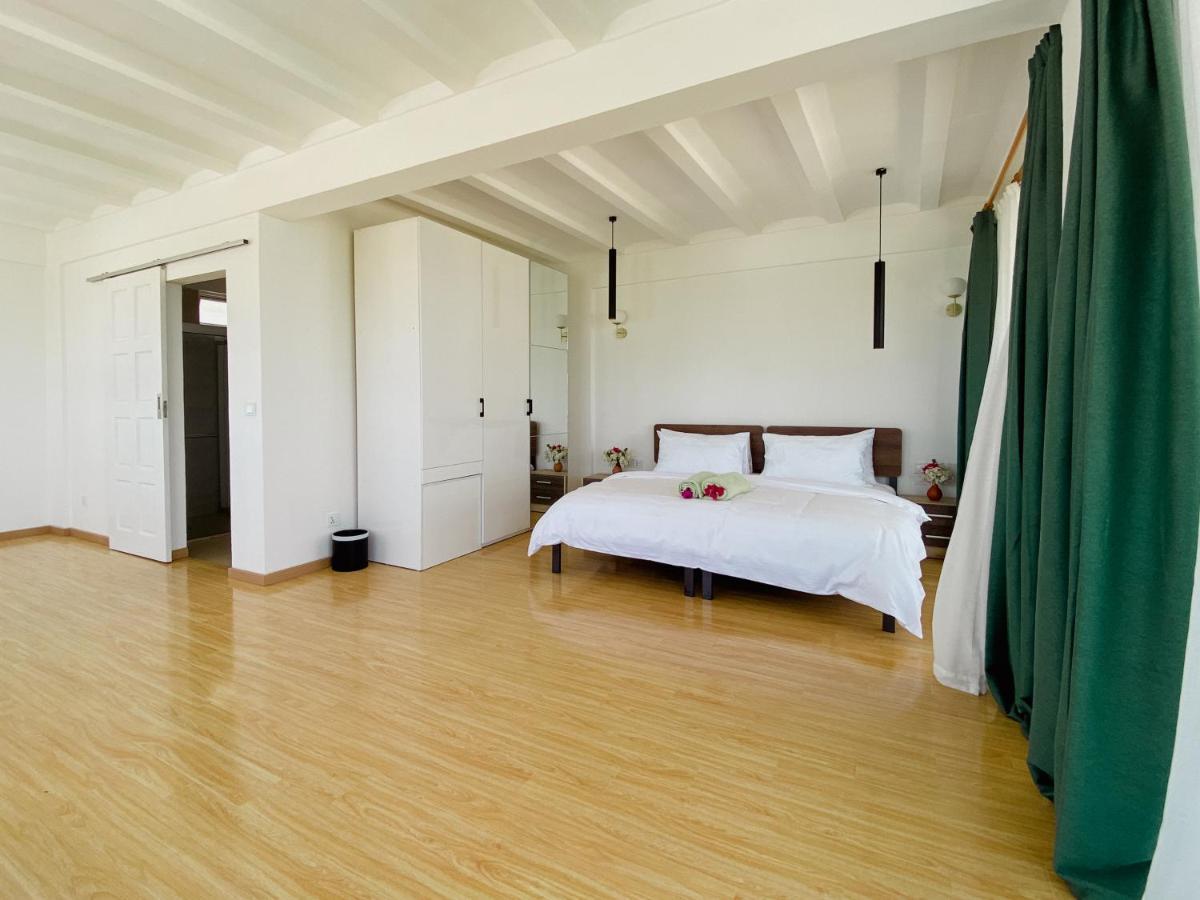 Coral Inn Thulusdhoo ภายนอก รูปภาพ