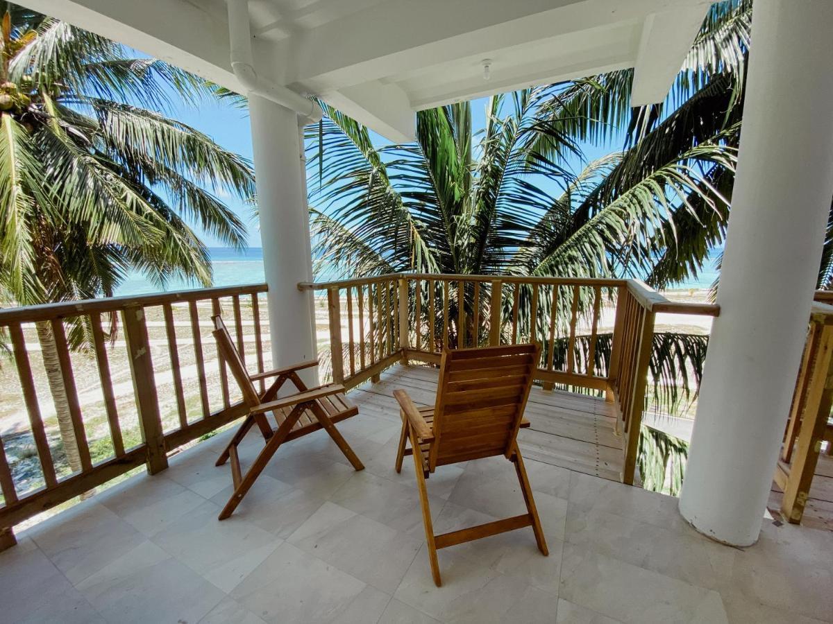 Coral Inn Thulusdhoo ภายนอก รูปภาพ