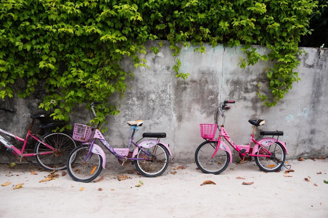 Coral Inn Thulusdhoo ภายนอก รูปภาพ