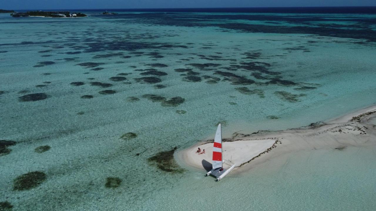 Coral Inn Thulusdhoo ภายนอก รูปภาพ