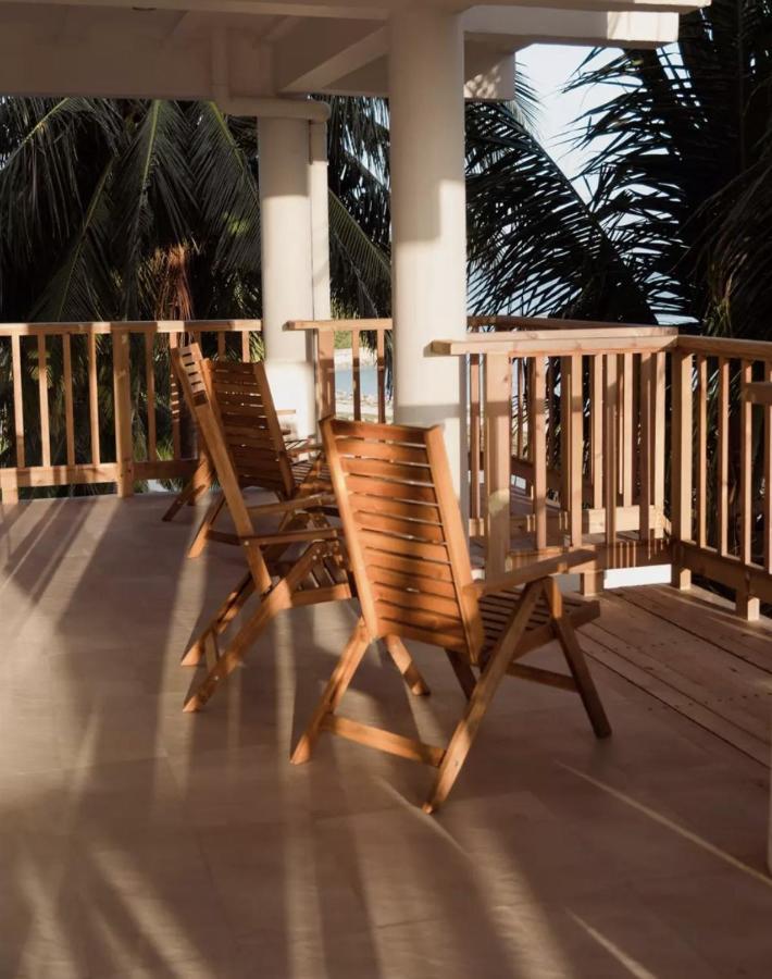 Coral Inn Thulusdhoo ภายนอก รูปภาพ